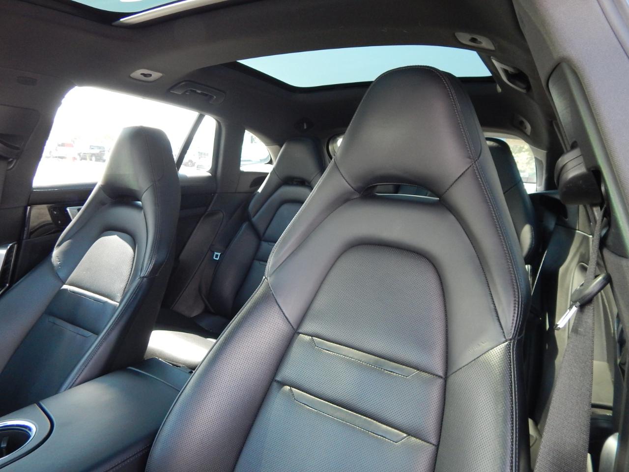 Porsche Panamera 4 Sport Turismo AWD 2018