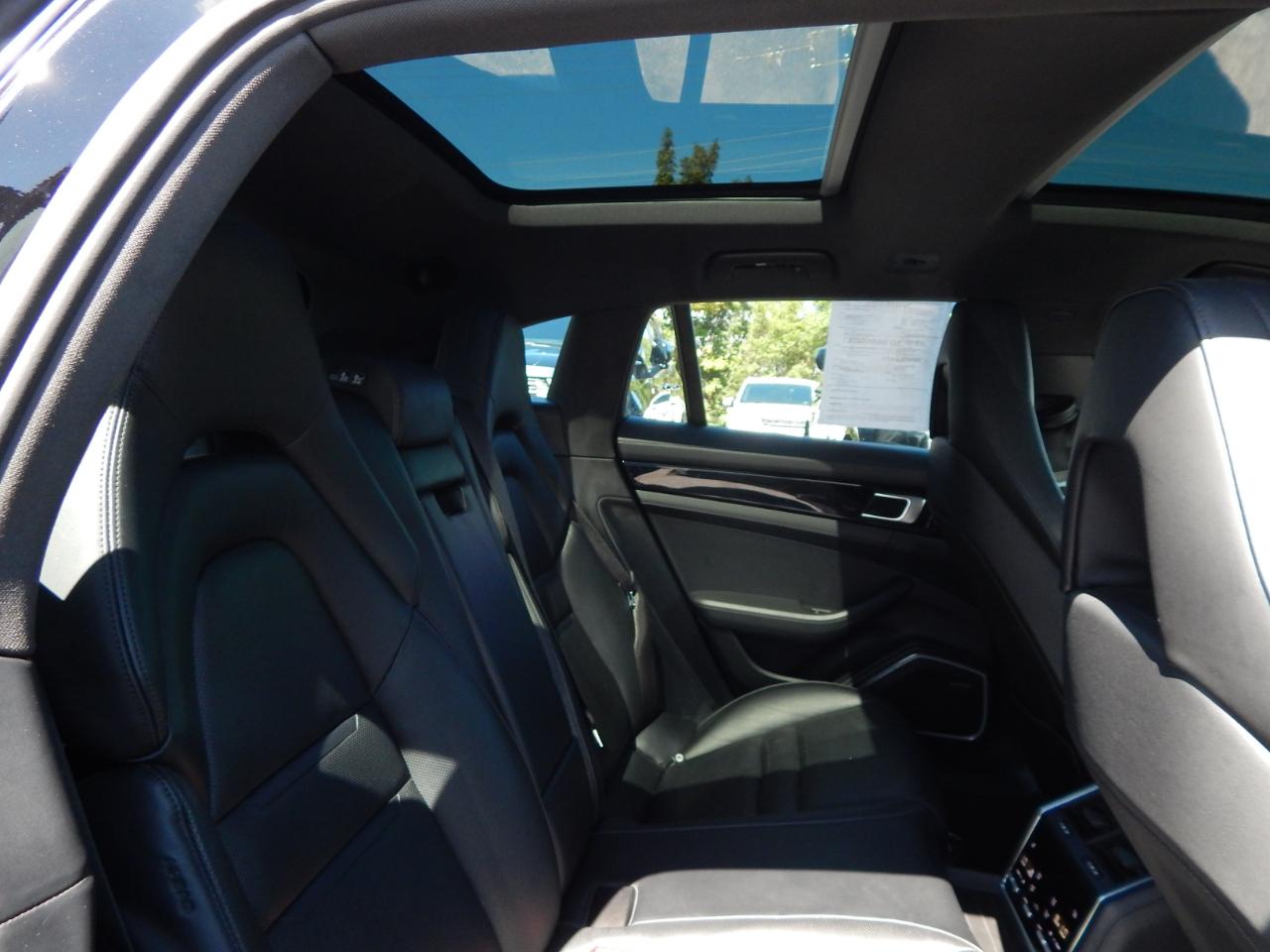Porsche Panamera 4 Sport Turismo AWD 2018
