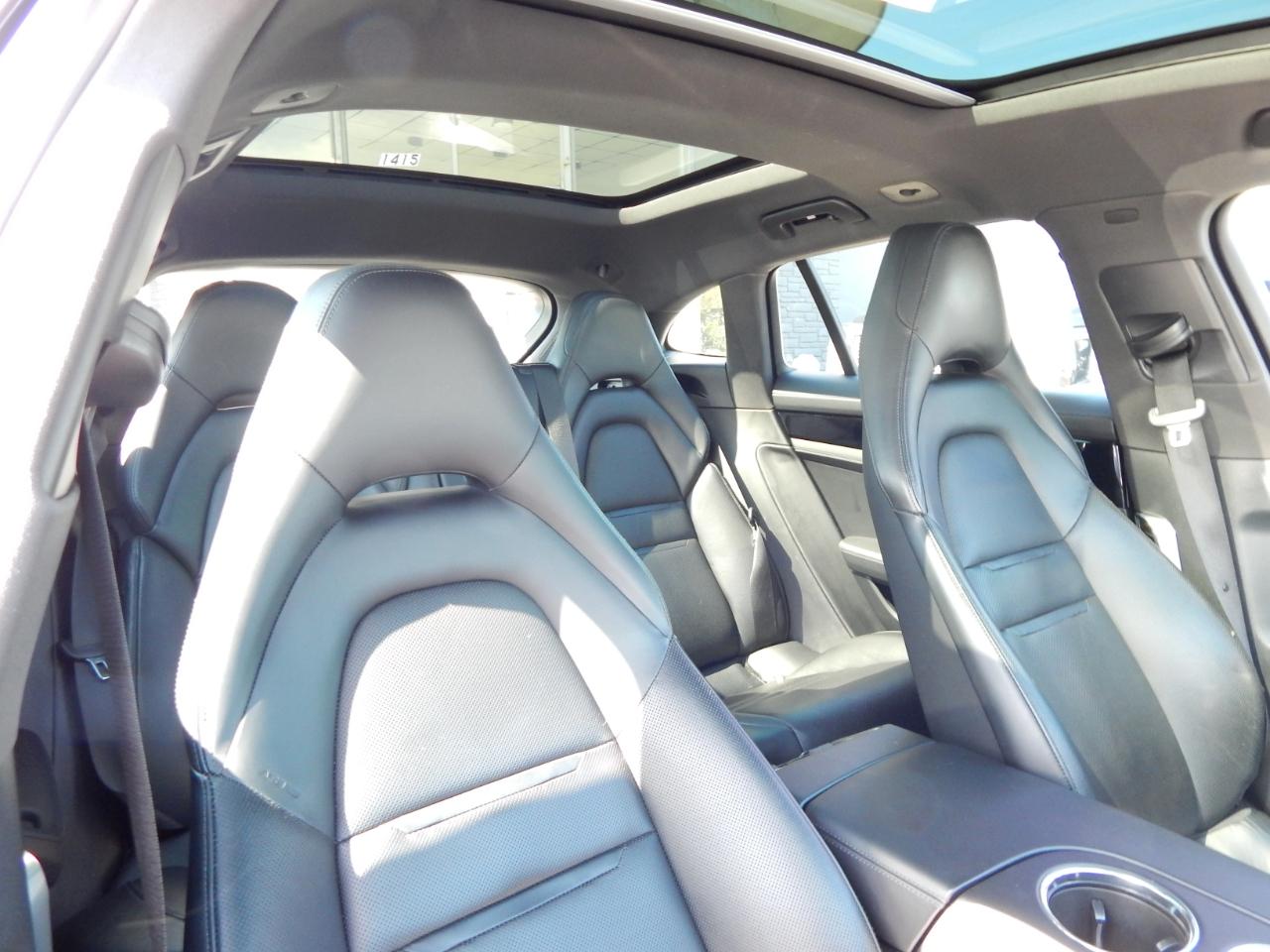 Porsche Panamera 4 Sport Turismo AWD 2018