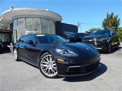 2018 Porsche Panamera 