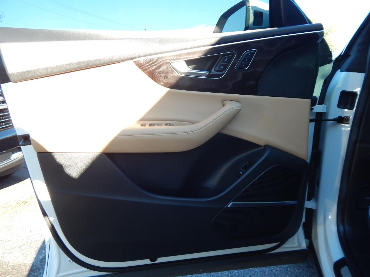 Audi Q8 Premium Plus 55 TFSI quattro 2023