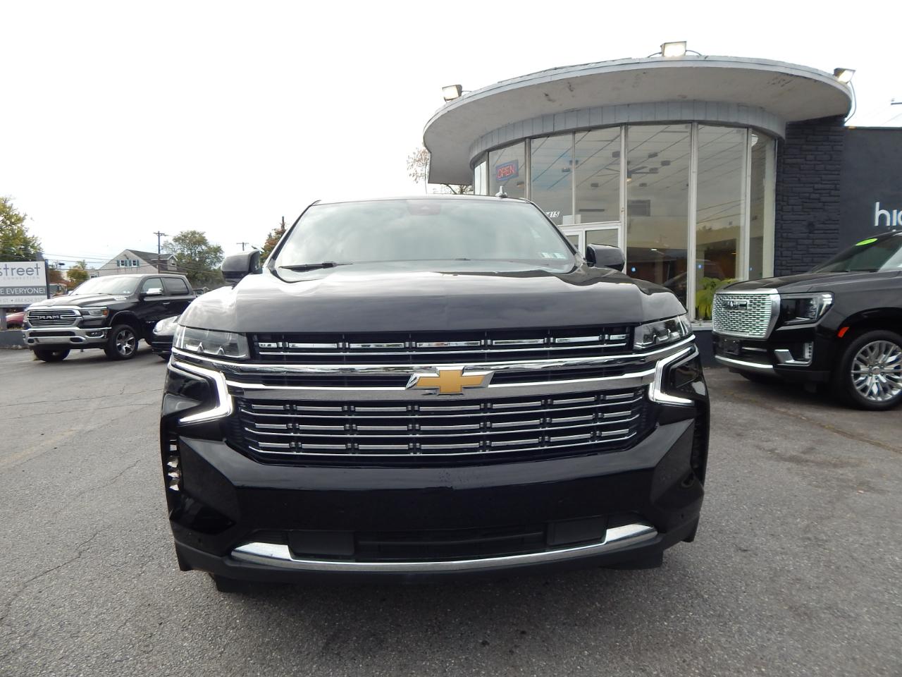 Chevrolet Suburban LT 4WD 2023