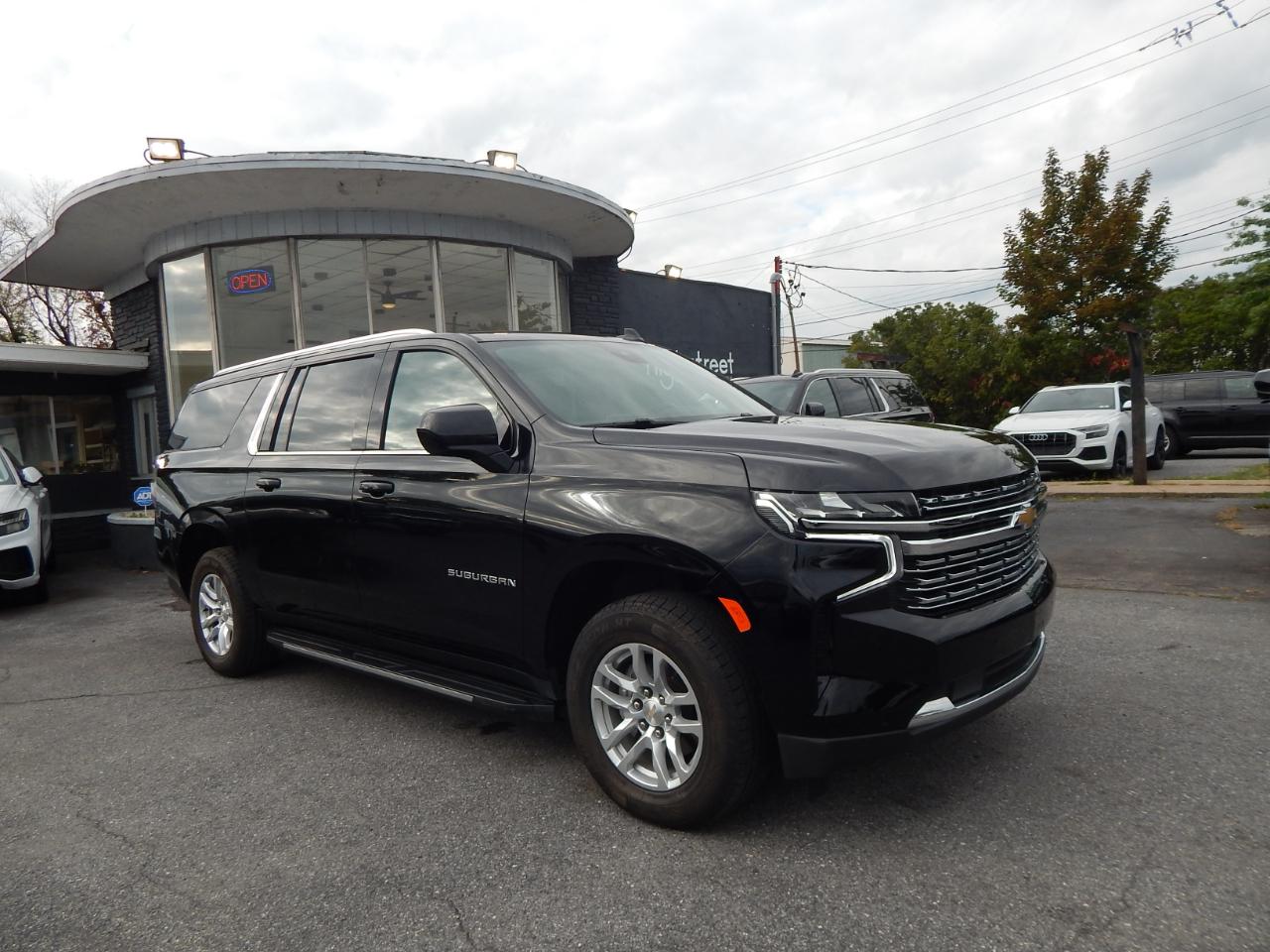 Chevrolet Suburban LT 4WD 2023