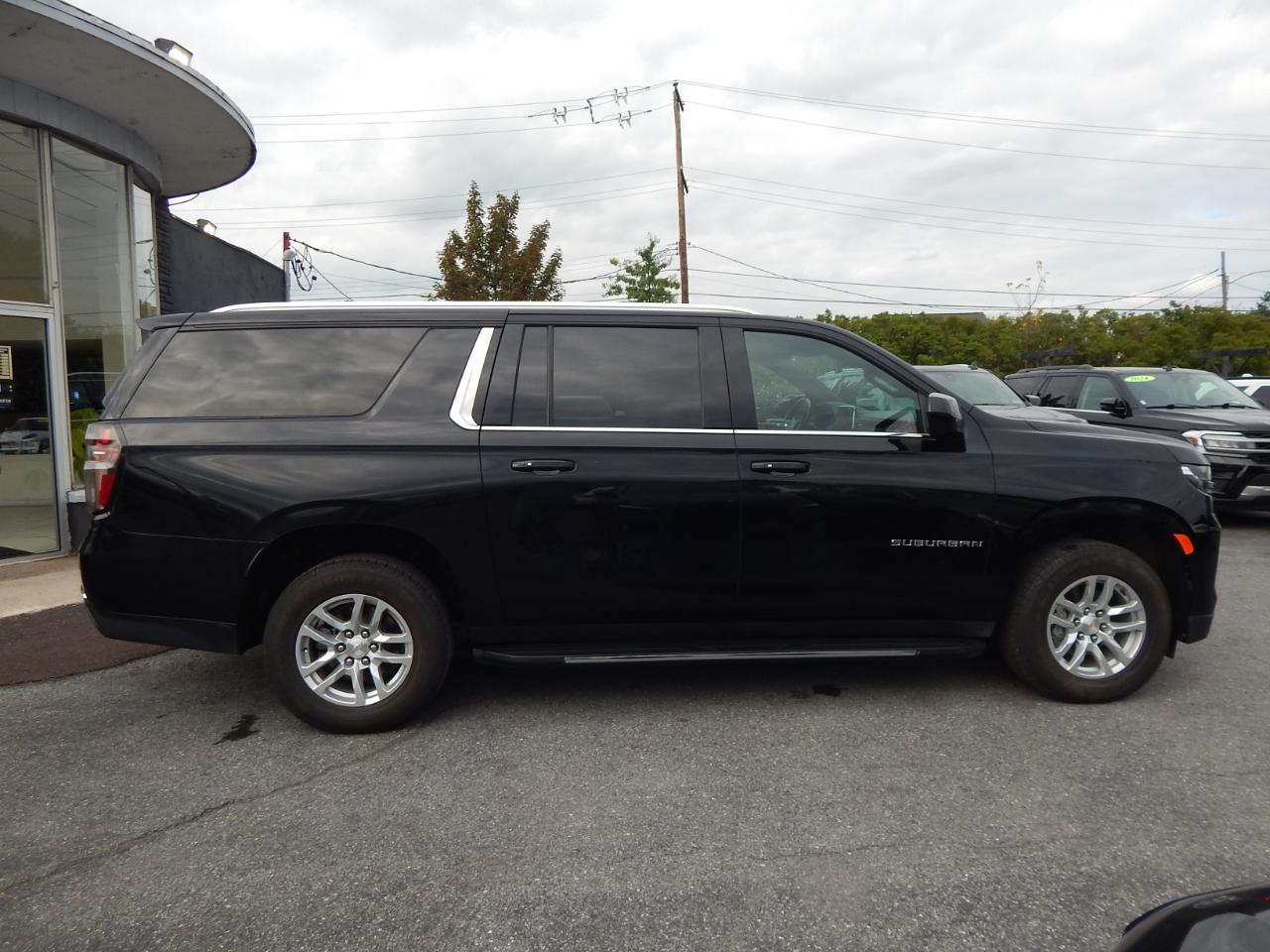 Chevrolet Suburban LT 4WD 2023