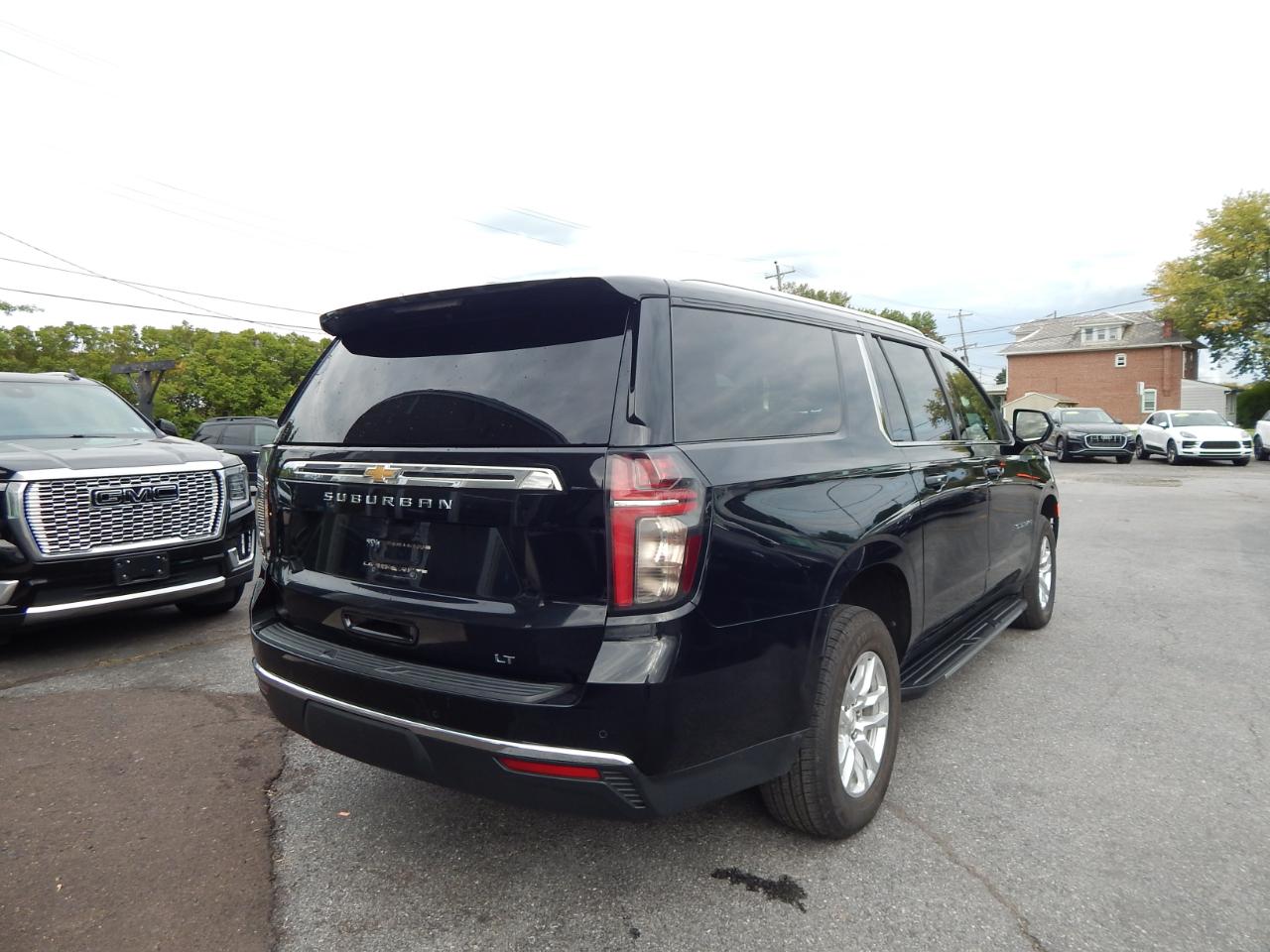 Chevrolet Suburban LT 4WD 2023