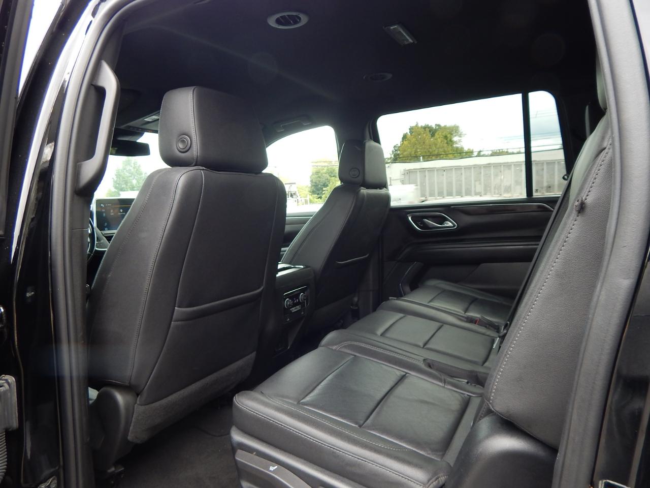 Chevrolet Suburban LT 4WD 2023
