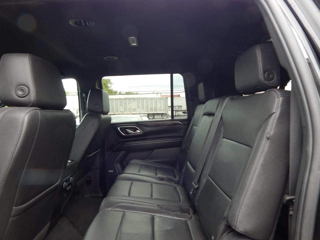Chevrolet Suburban LT 4WD 2023