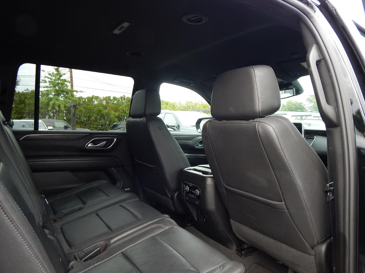 Chevrolet Suburban LT 4WD 2023