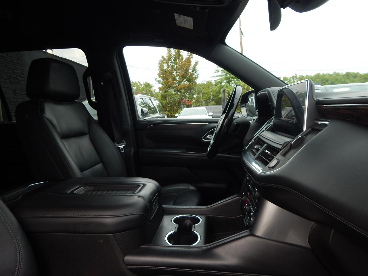 Chevrolet Suburban LT 4WD 2023
