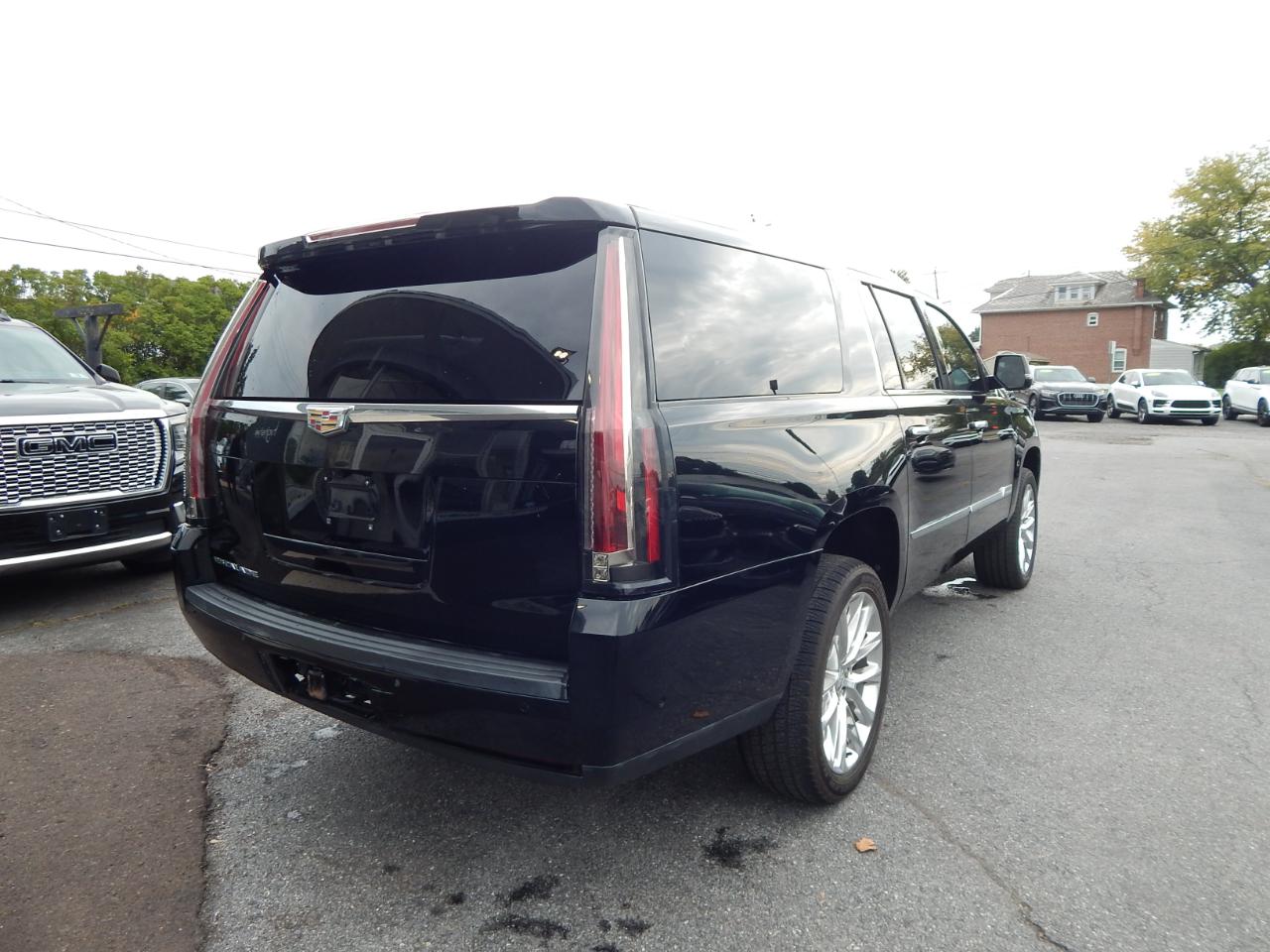 Cadillac Escalade ESV 4WD 4dr Luxury 2020
