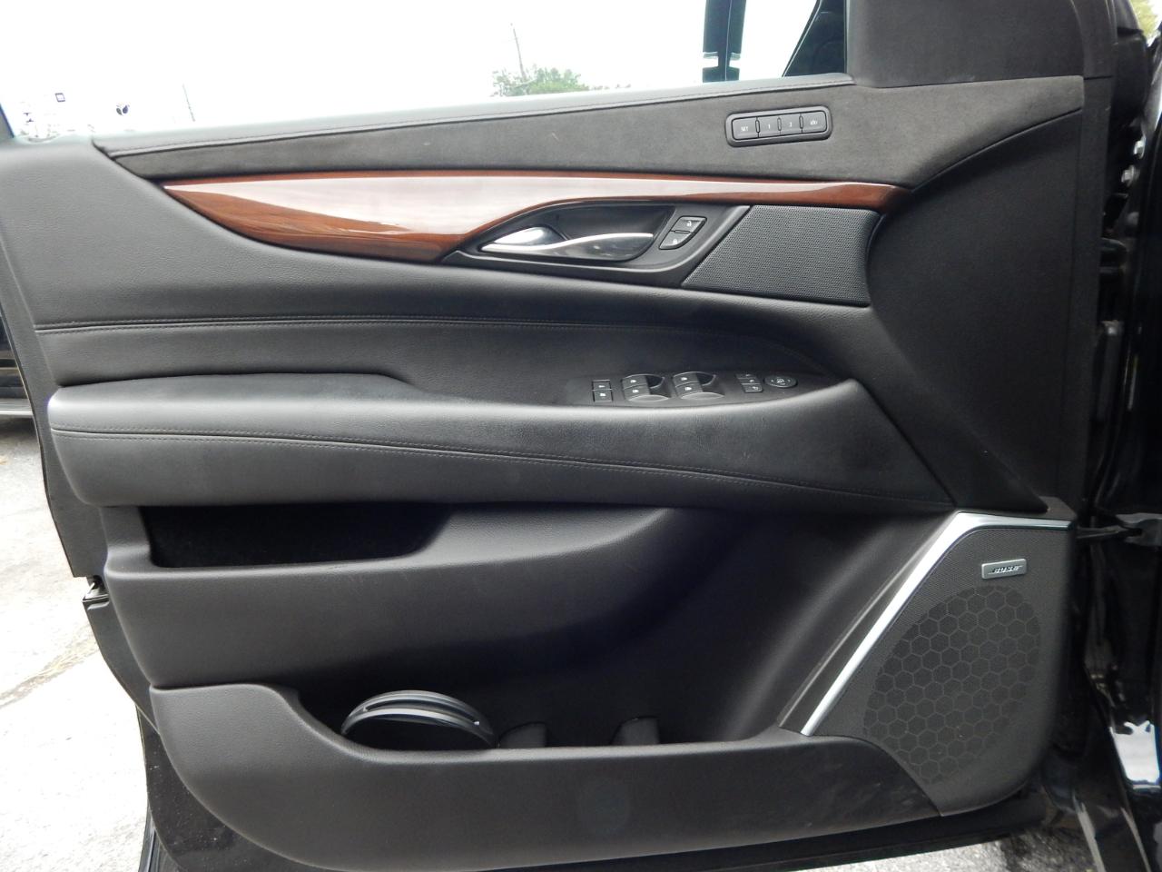 Cadillac Escalade ESV 4WD 4dr Luxury 2020