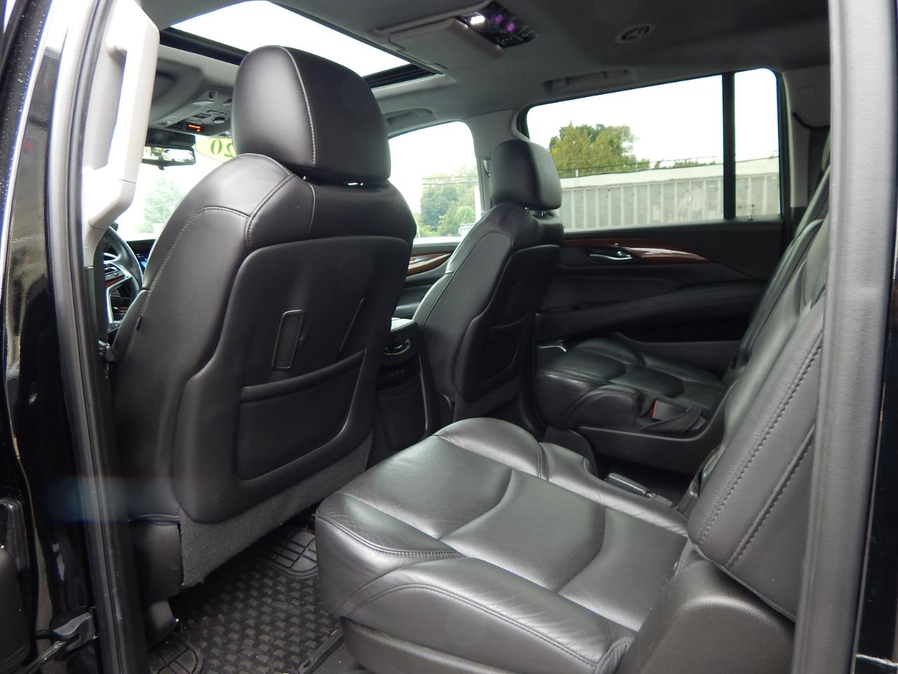 Cadillac Escalade ESV 4WD 4dr Luxury 2020