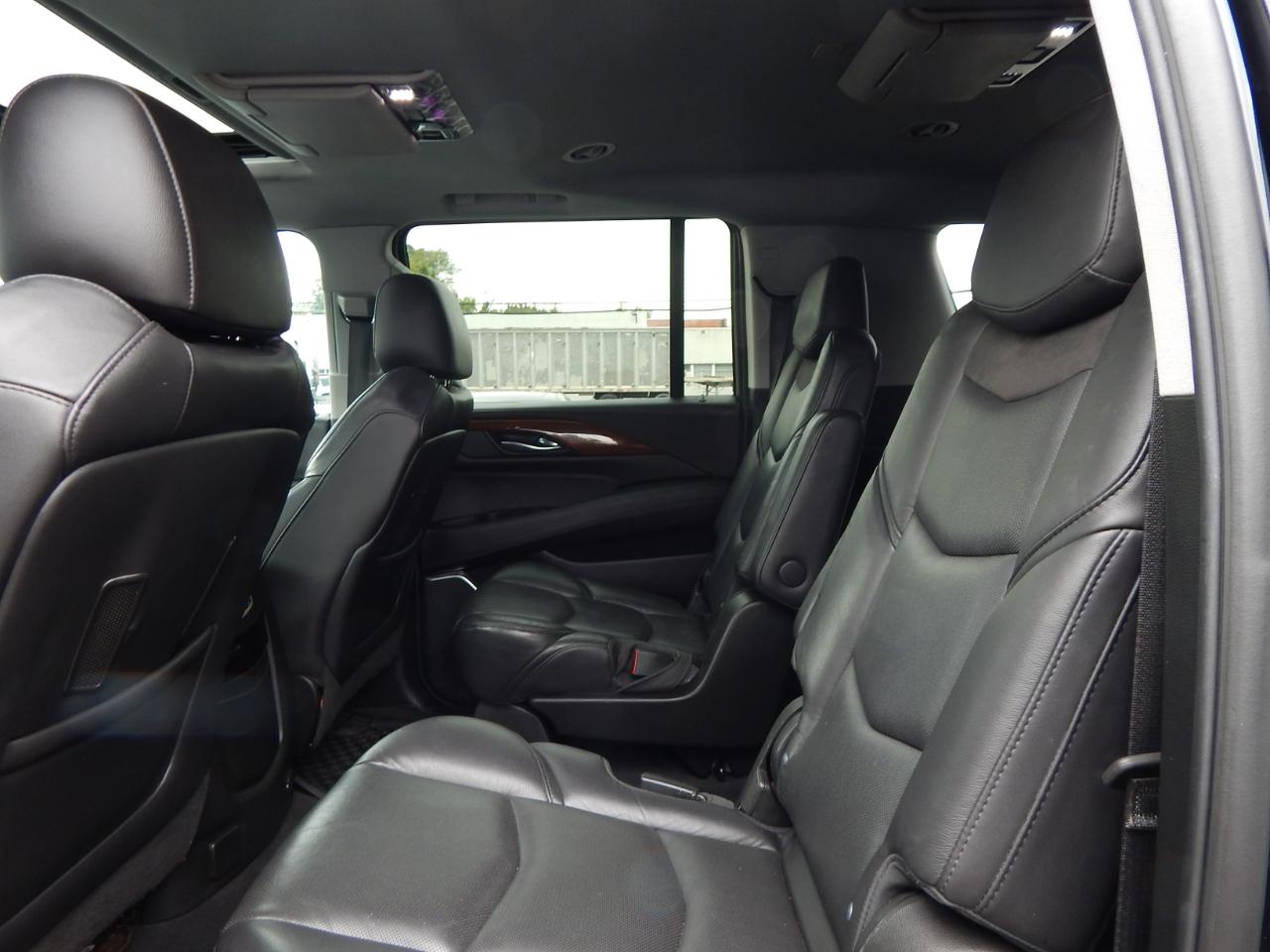 Cadillac Escalade ESV 4WD 4dr Luxury 2020
