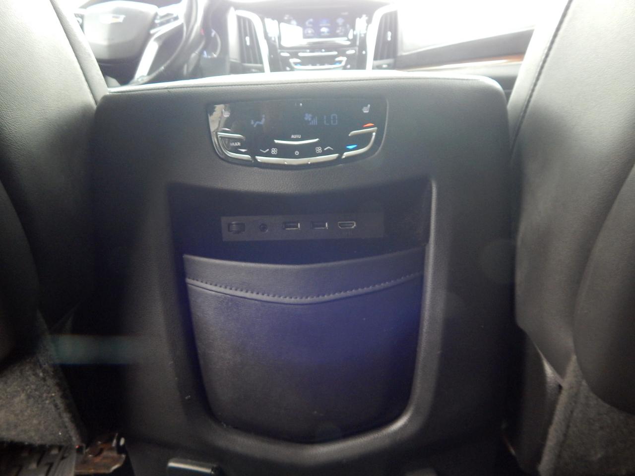 Cadillac Escalade ESV 4WD 4dr Luxury 2020