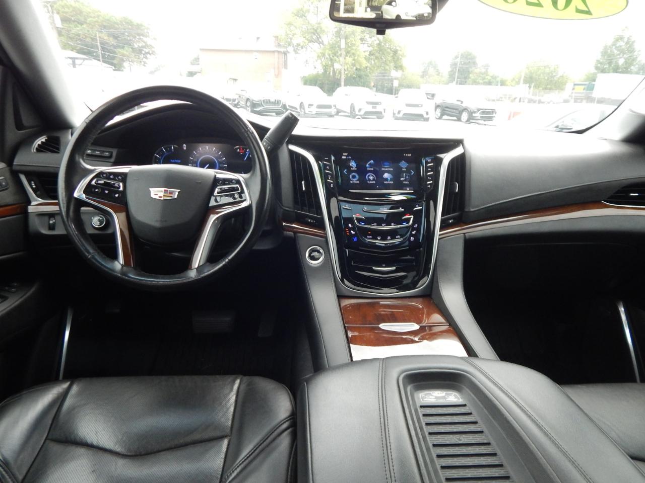Cadillac Escalade ESV 4WD 4dr Luxury 2020