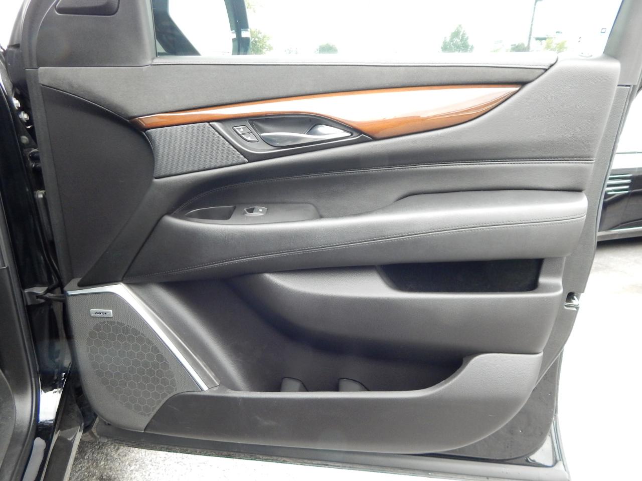 Cadillac Escalade ESV 4WD 4dr Luxury 2020