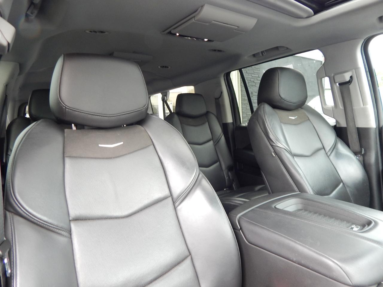 Cadillac Escalade ESV 4WD 4dr Luxury 2020