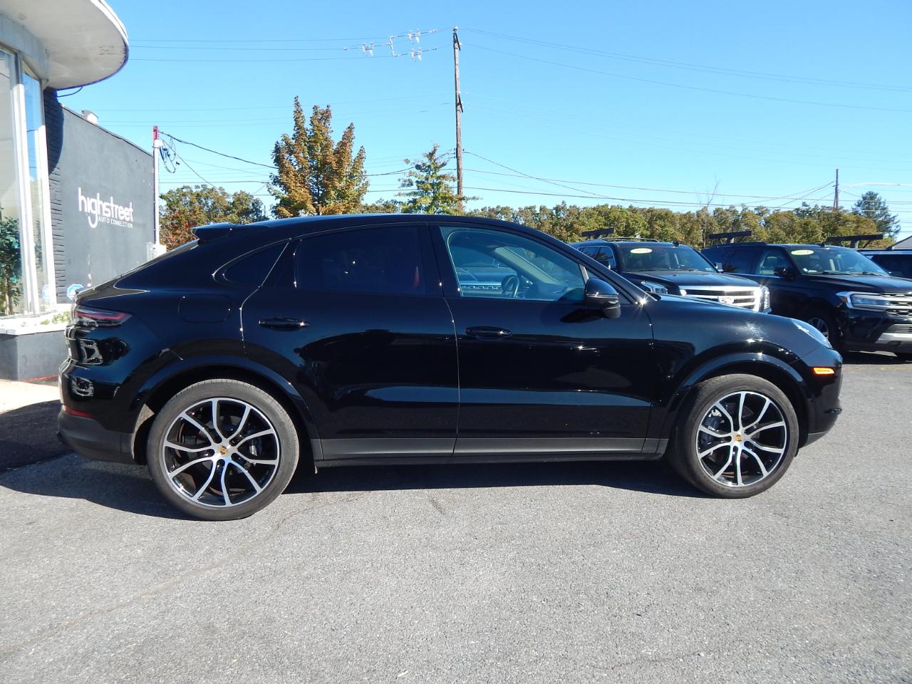 Porsche Cayenne Platinum Edition Coupe AWD 2023