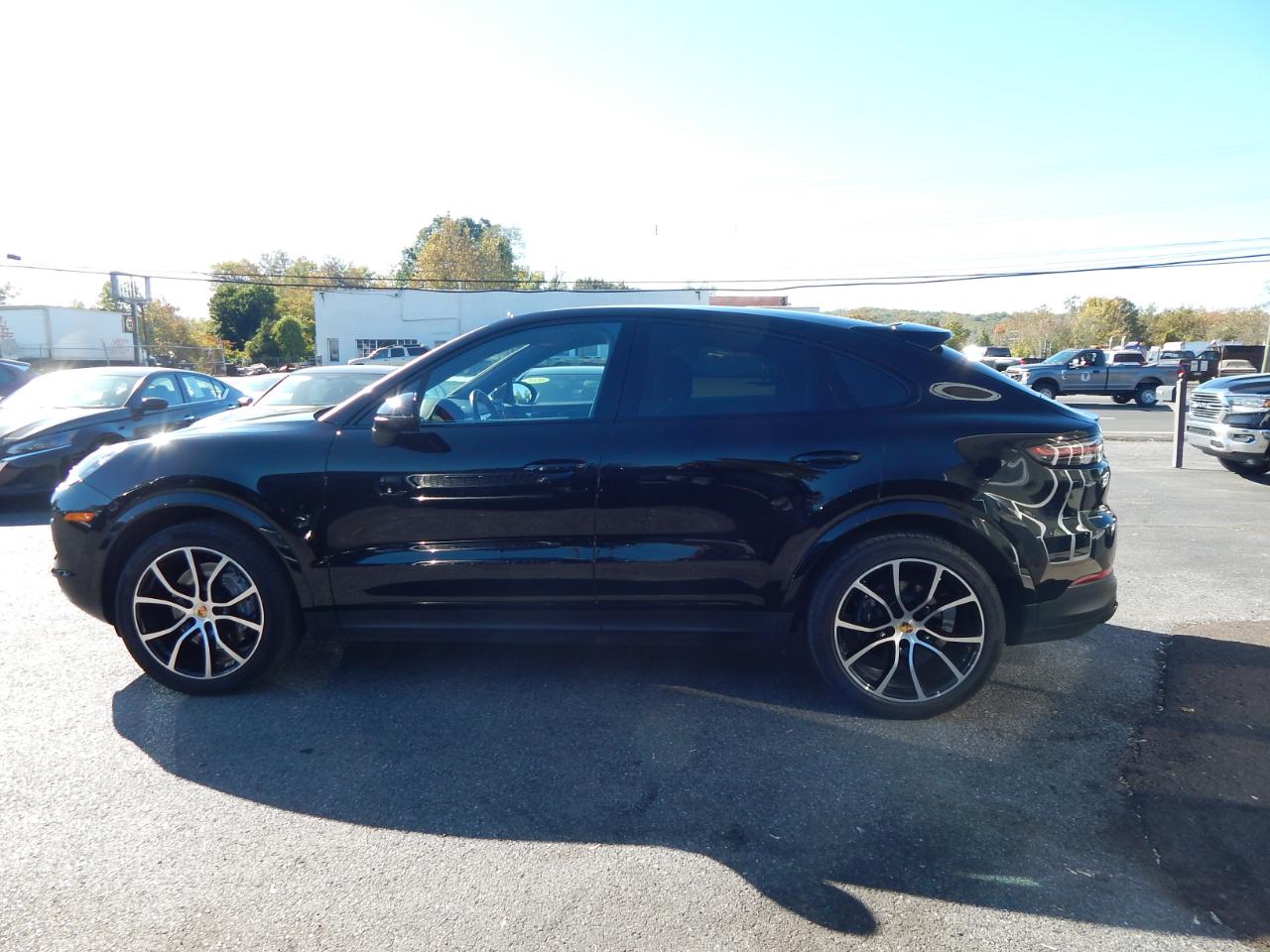 Porsche Cayenne Platinum Edition Coupe AWD 2023