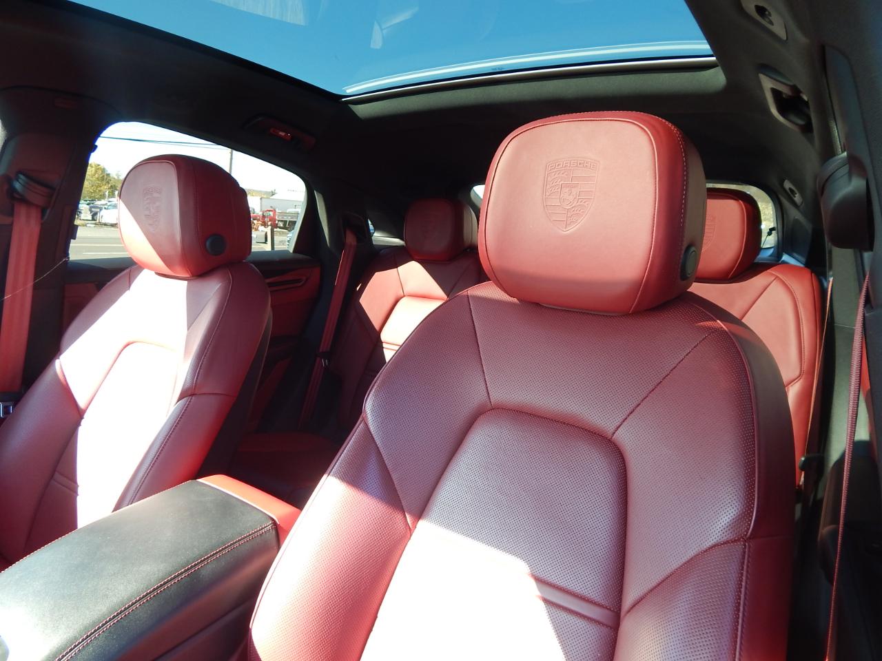 Porsche Cayenne Platinum Edition Coupe AWD 2023