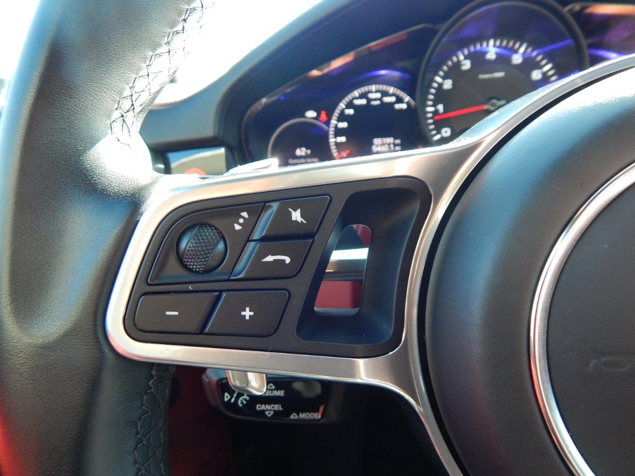 Porsche Cayenne Platinum Edition Coupe AWD 2023