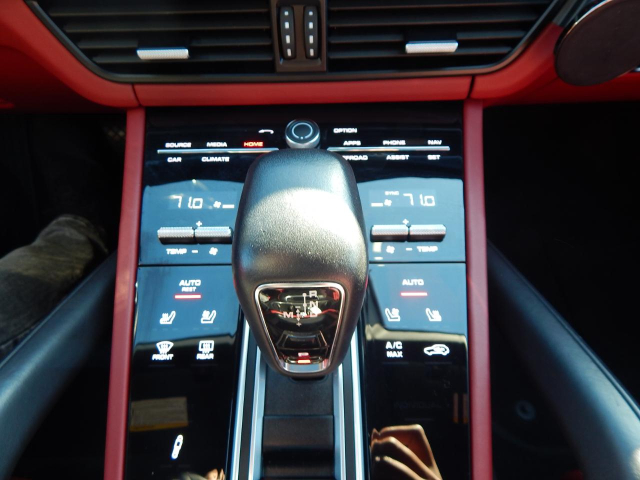 Porsche Cayenne Platinum Edition Coupe AWD 2023