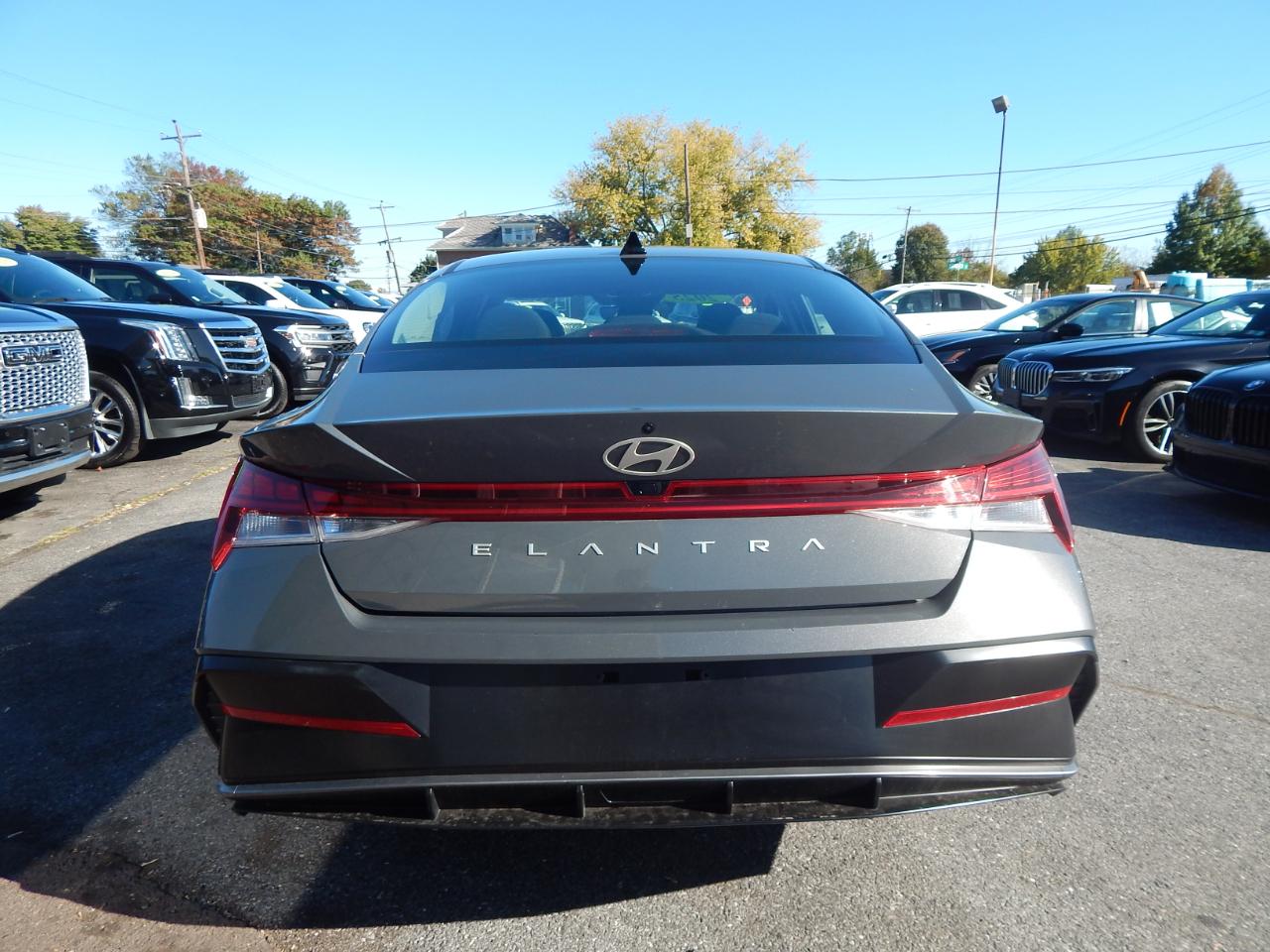 Hyundai Elantra SEL Convenience IVT 2025