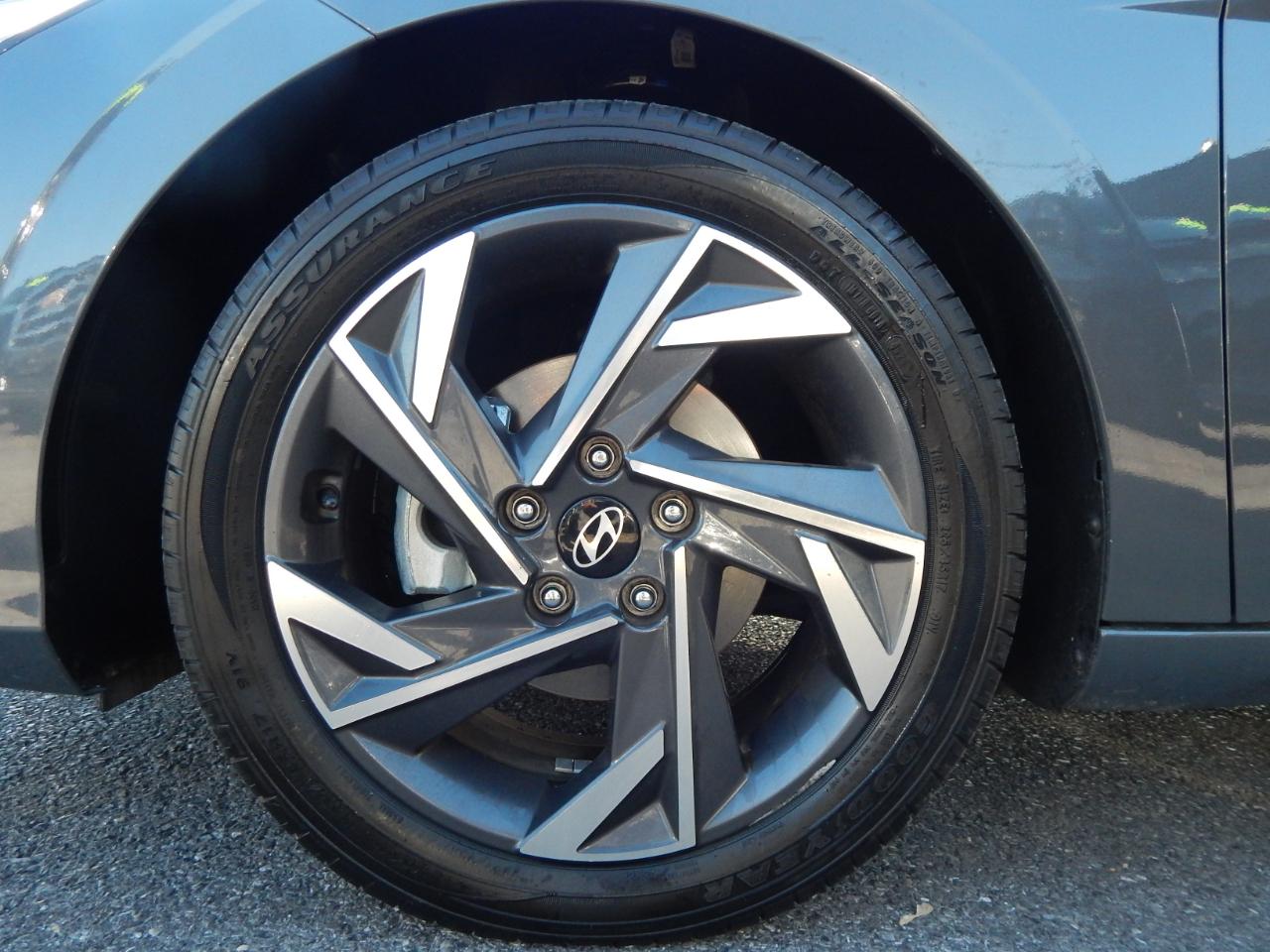 Hyundai Elantra SEL Convenience IVT 2025