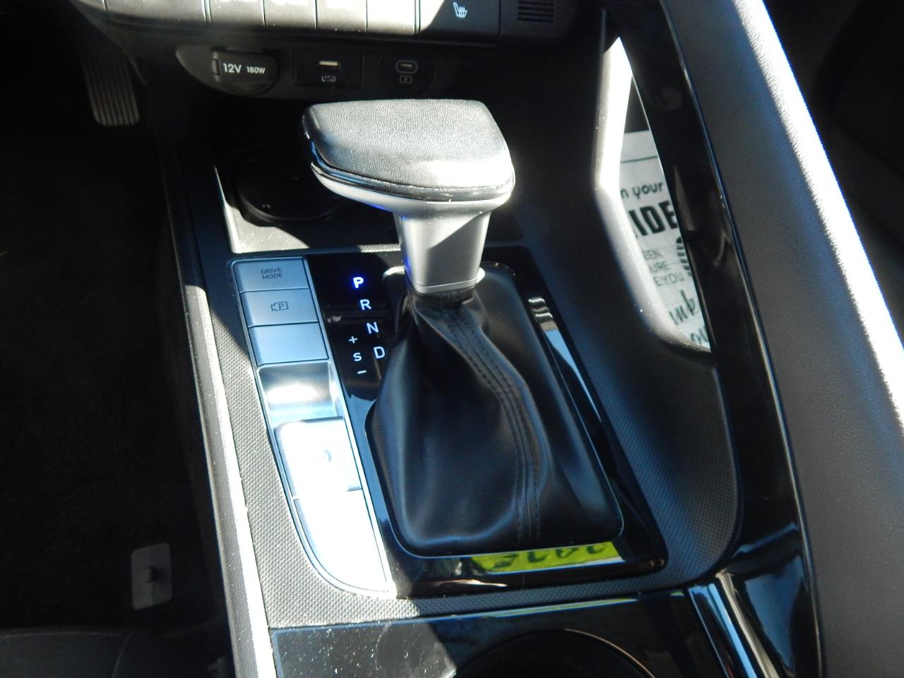 Hyundai Elantra SEL Convenience IVT 2025