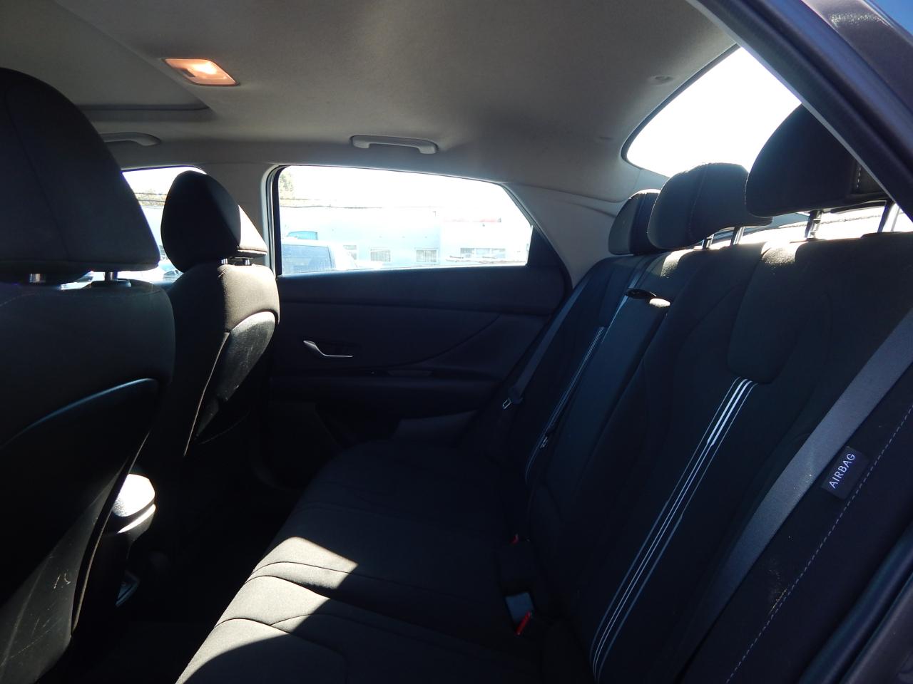 Hyundai Elantra SEL Convenience IVT 2025