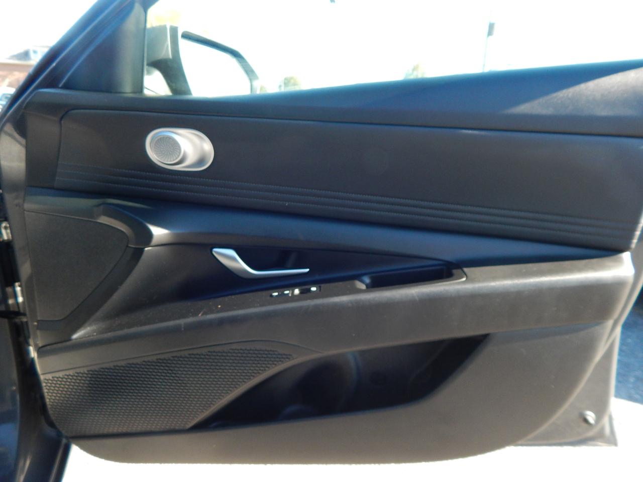 Hyundai Elantra SEL Convenience IVT 2025