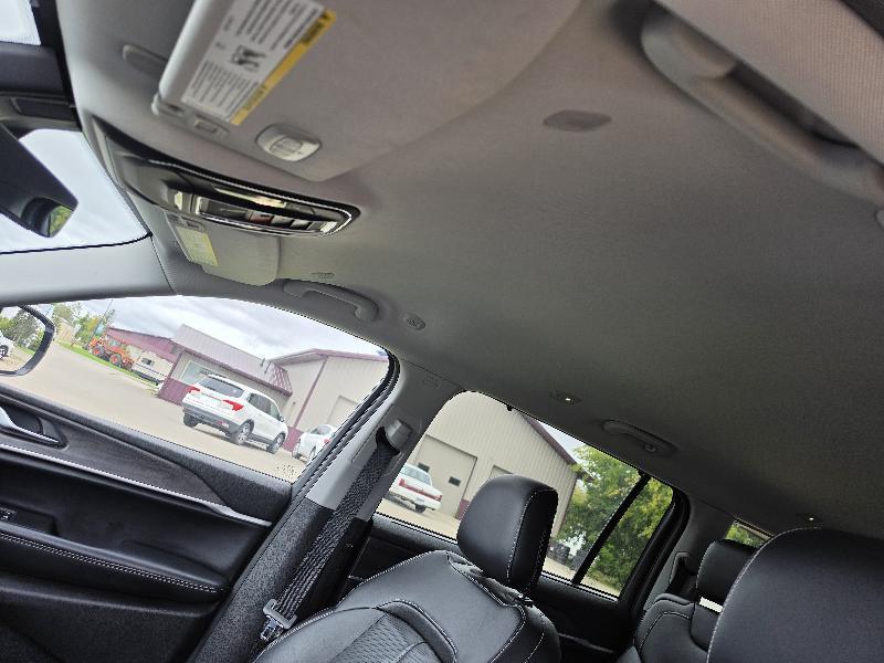 Jeep Grand Cherokee L Limited 4WD 2023