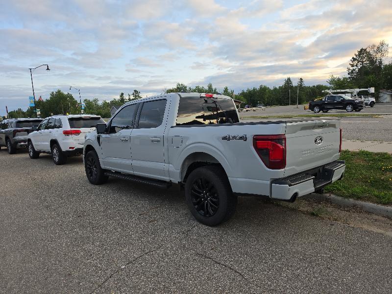 Ford F-150 4WD SuperCrew 145" XLT 2024