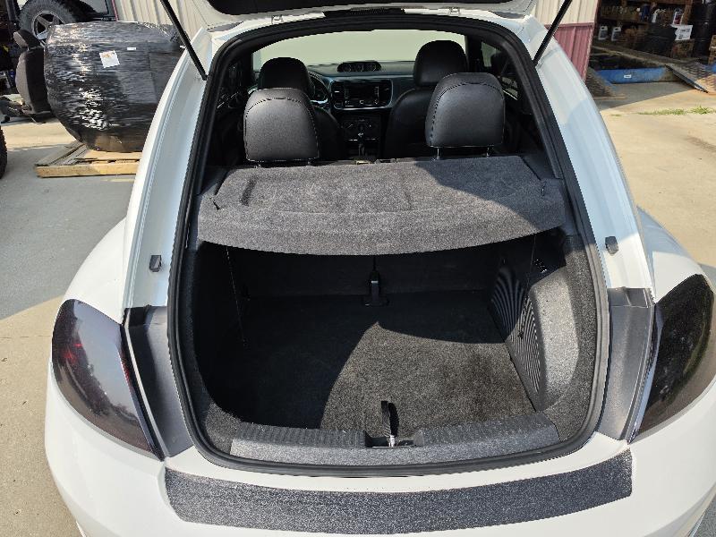 Volkswagen Beetle 2.0T Turbo 2013