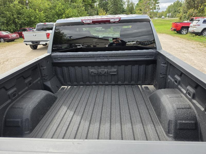GMC Sierra 1500 Crew Cab 143.5" WB 4WD SLE2 2025