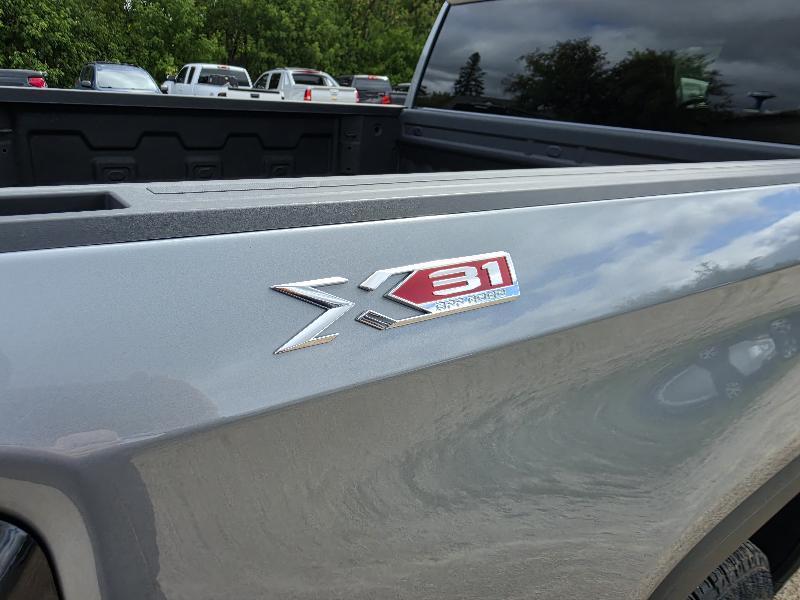 GMC Sierra 1500 Crew Cab 143.5" WB 4WD SLE2 2025