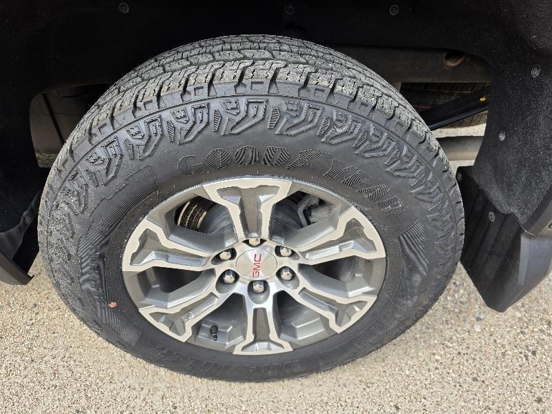 GMC Sierra 1500 Crew Cab 143.5" WB 4WD SLE2 2025