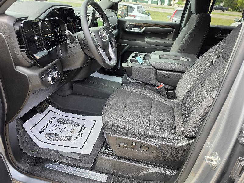 GMC Sierra 1500 Crew Cab 143.5" WB 4WD SLE2 2025