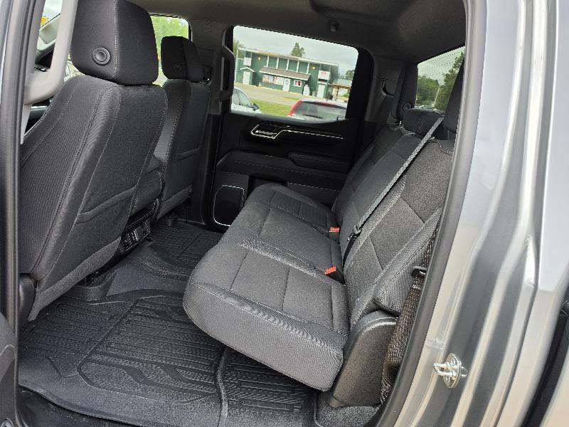 GMC Sierra 1500 Crew Cab 143.5" WB 4WD SLE2 2025