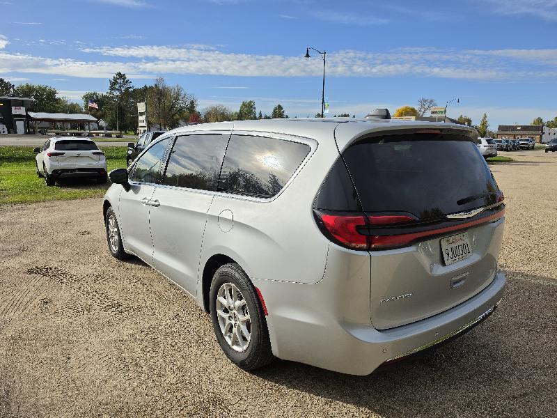 Chrysler Pacifica Touring L 2023