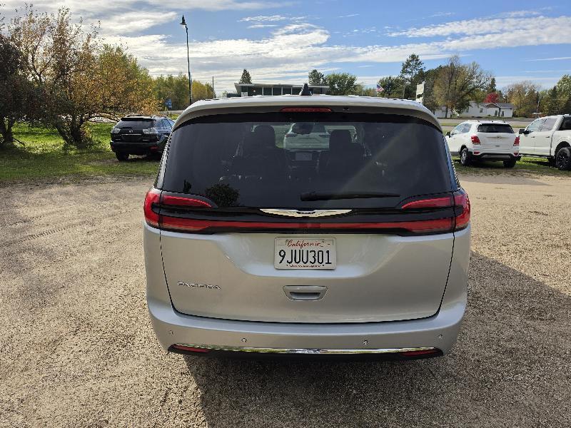 Chrysler Pacifica Touring L 2023