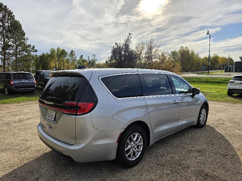 Chrysler Pacifica Touring L 2023