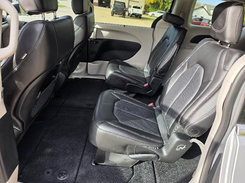 Chrysler Pacifica Touring L 2023