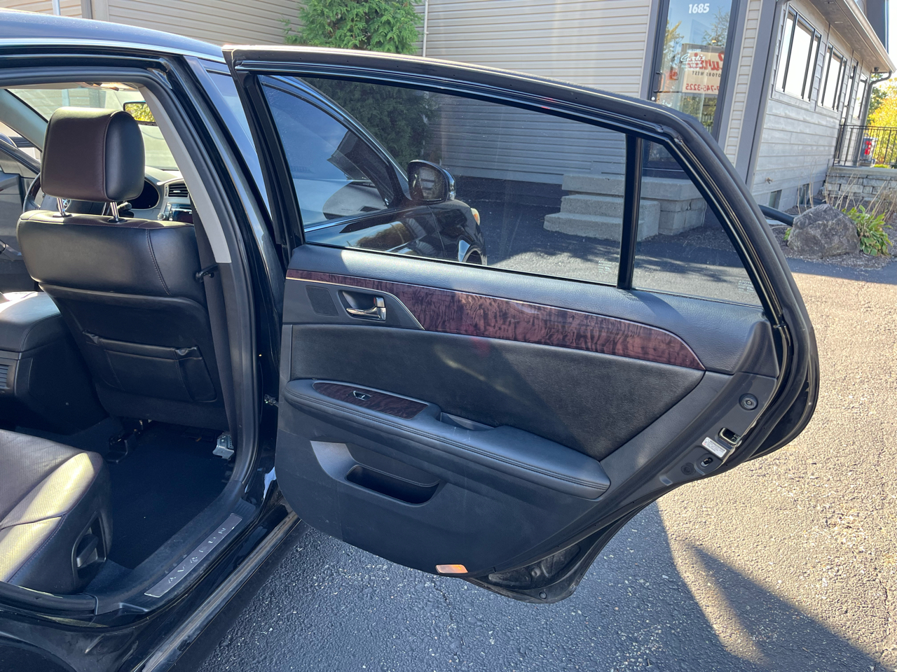 Toyota Avalon Base 2011 Toyota Avalon Base 2011