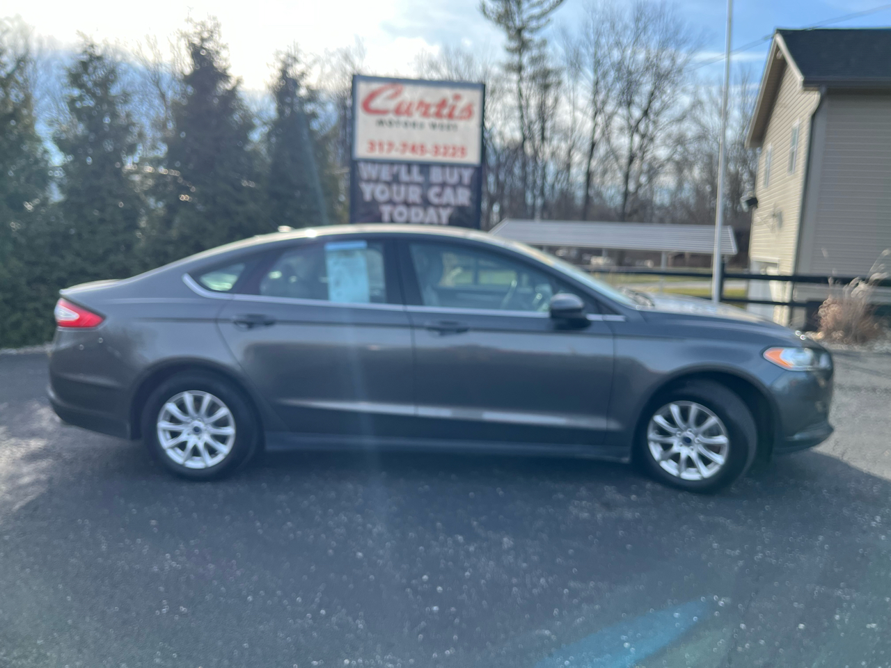 Ford Fusion S 2016