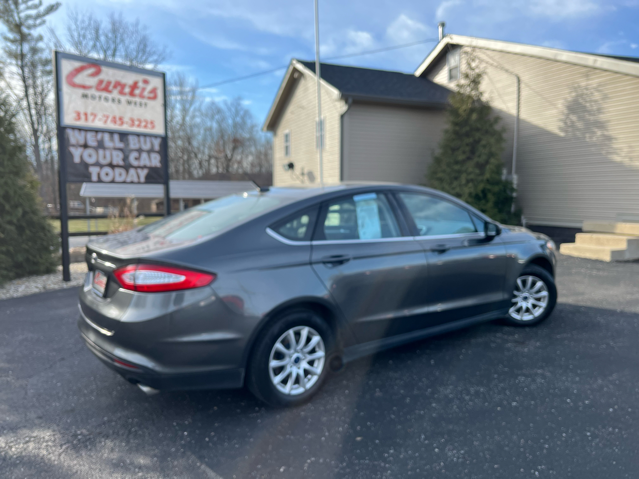Ford Fusion S 2016