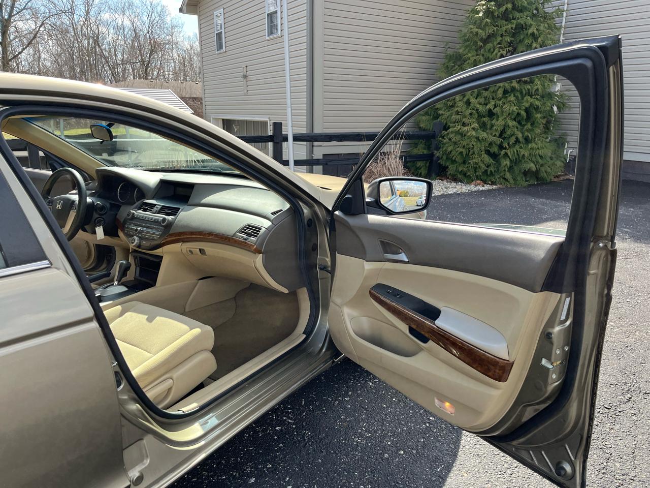 Honda Accord EX Sedan AT 2010