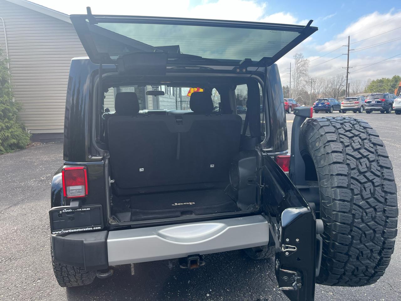 Jeep Wrangler Sahara 4WD 2012