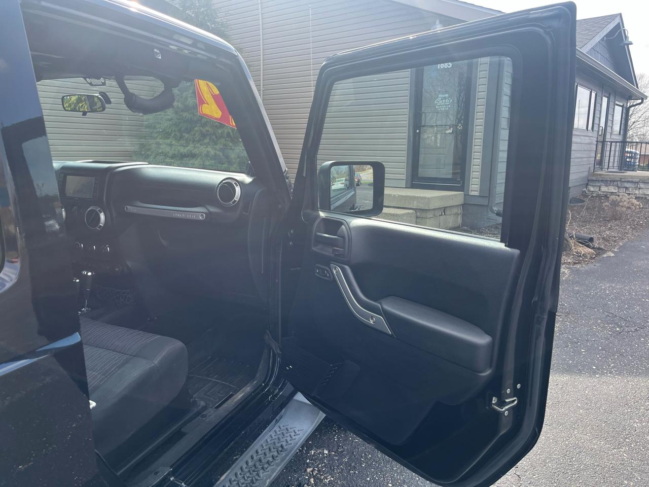 Jeep Wrangler Sahara 4WD 2012