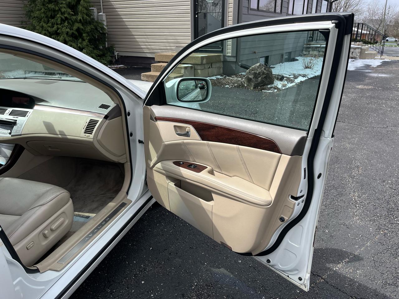 Toyota Avalon XLS 2008